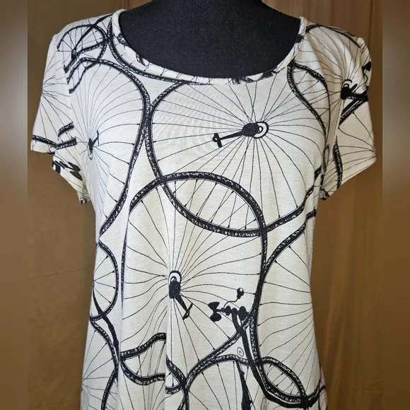 W5 Anthropologie Bicycle White Wheel Print Tunic With Black Bicycle Wheeles - Picture 4 of 9